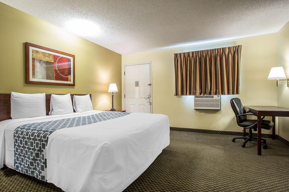 Suburban Studios Charlotte-Ballantyne Екстер'єр фото