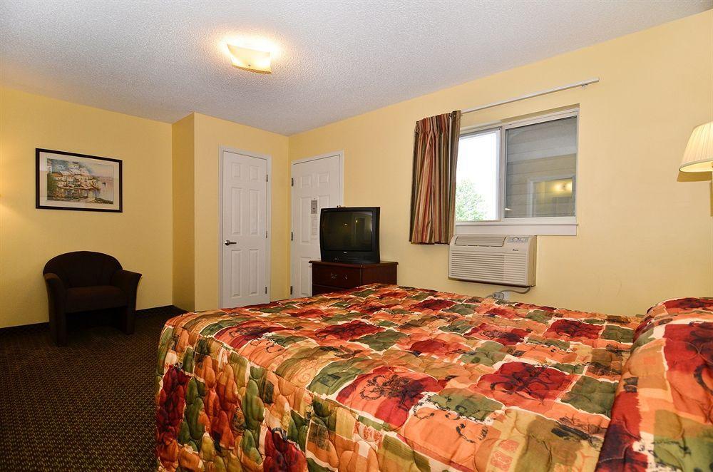 Suburban Studios Charlotte-Ballantyne Екстер'єр фото