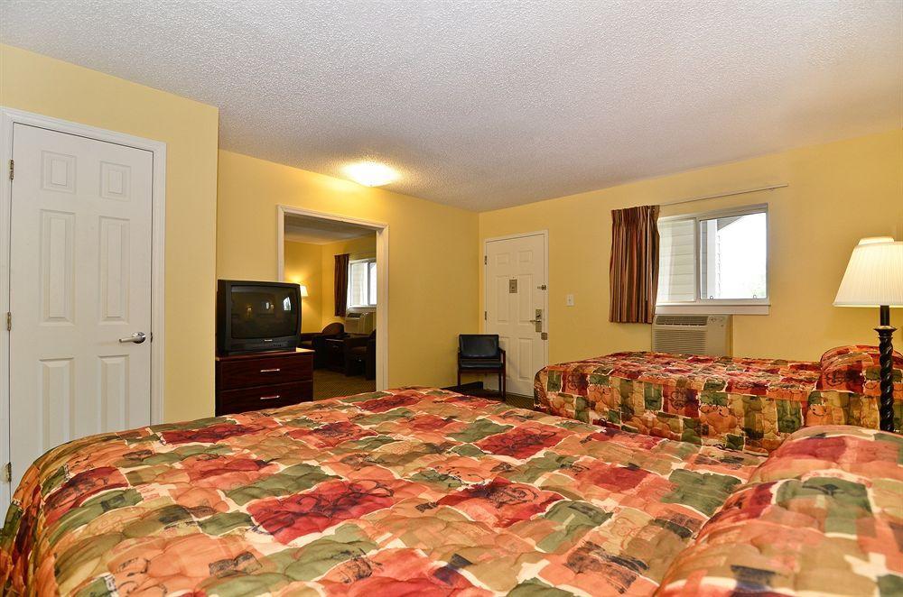 Suburban Studios Charlotte-Ballantyne Екстер'єр фото