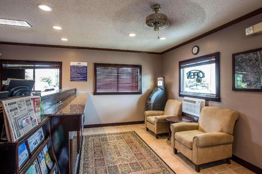 Suburban Studios Charlotte-Ballantyne Екстер'єр фото