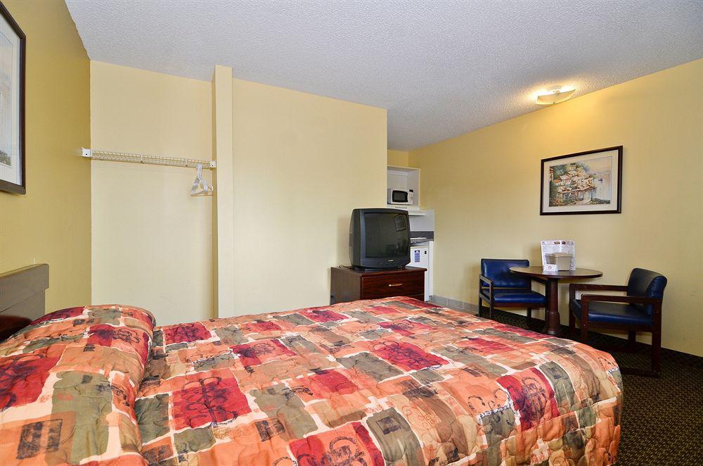 Suburban Studios Charlotte-Ballantyne Екстер'єр фото