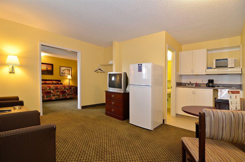 Suburban Studios Charlotte-Ballantyne Екстер'єр фото